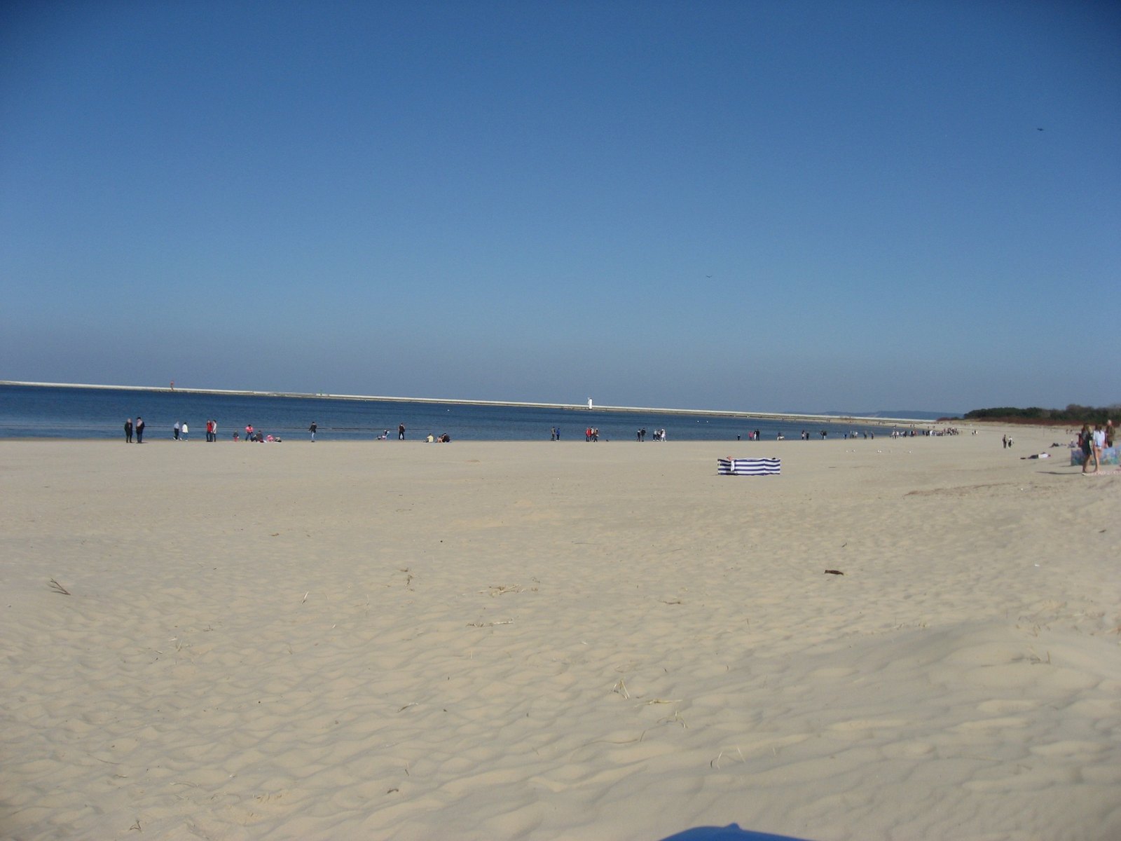 Szeroka piaszczysta plaża w Świnoujściu